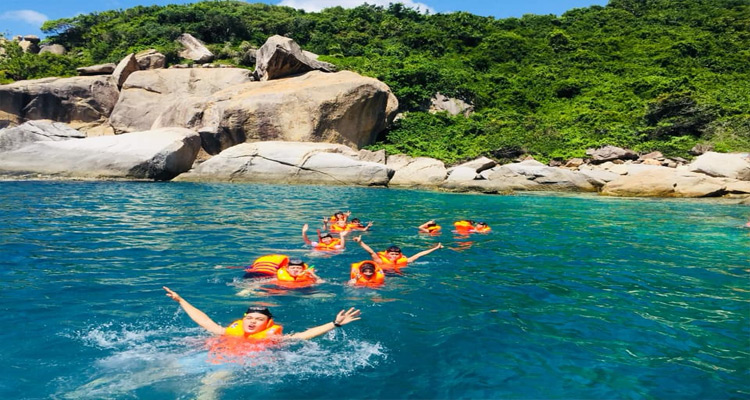 Banner chúng tôi